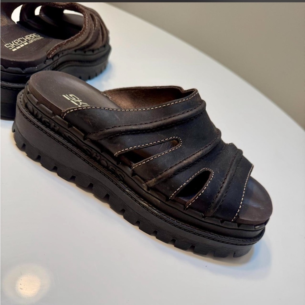 🖤SOLD🖤 Skechers Black Cut-Out Platform Slides